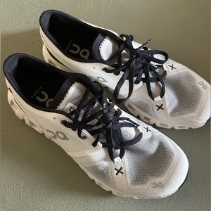 on running Cloud X 3 Women’s size 8 shoe
